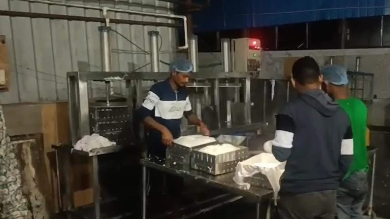 वैद्य फूड प्रोडक्ट पर खाद्य विभाग की छापेमारी, 300 किलो पनीर सील