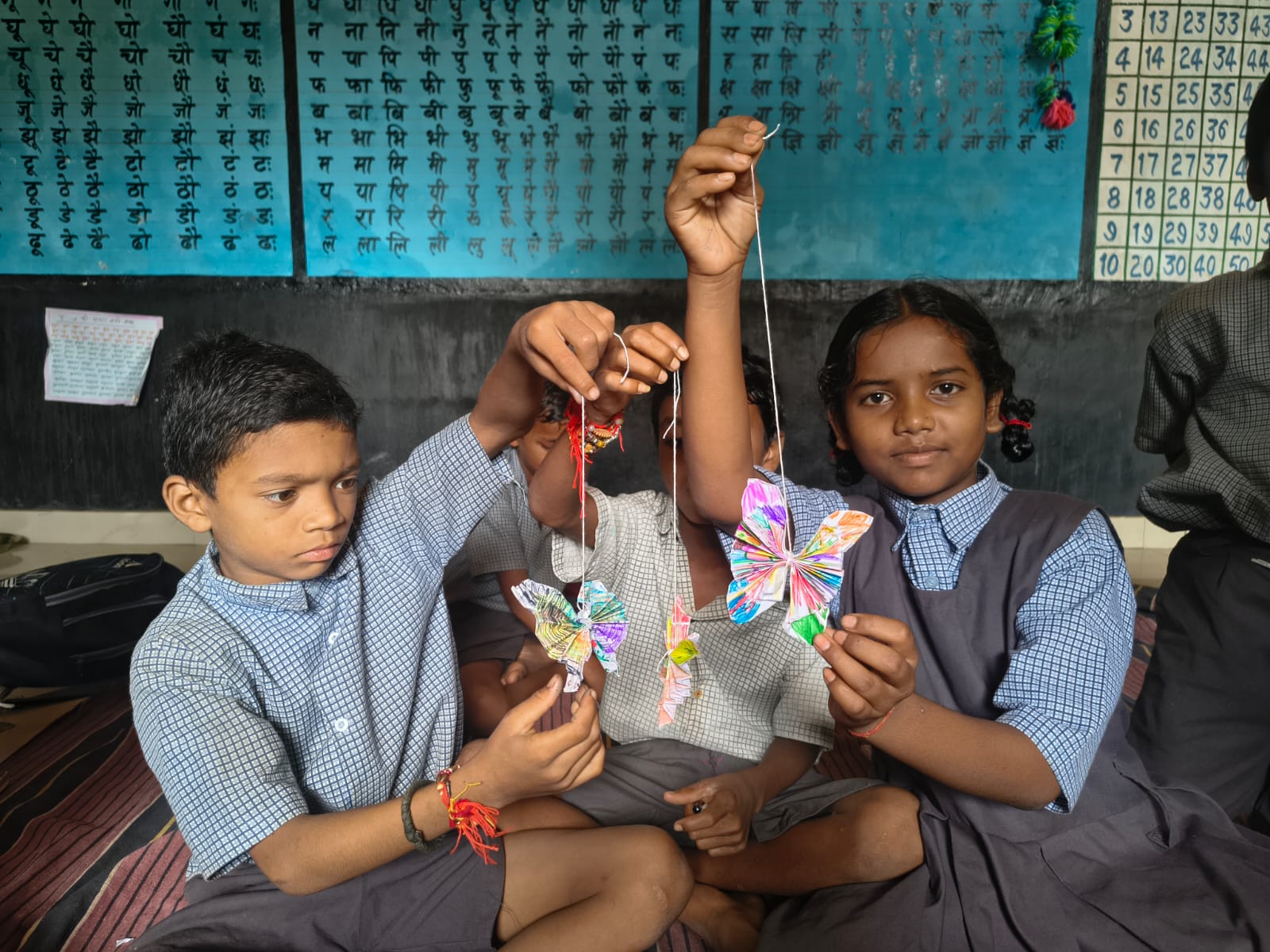 Surajpur Bagless Day News: बस्ते से मिली छुट्टी तो बच्चों ने सीखी स्वच्छता और जीवन कौशल की बातें, खेल-कला में दिखी प्रतिभा